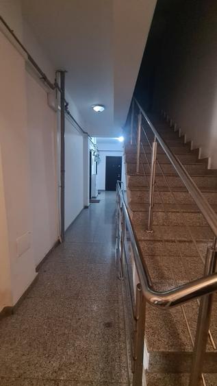 Apartament cu 3 camere decomandat în Sud