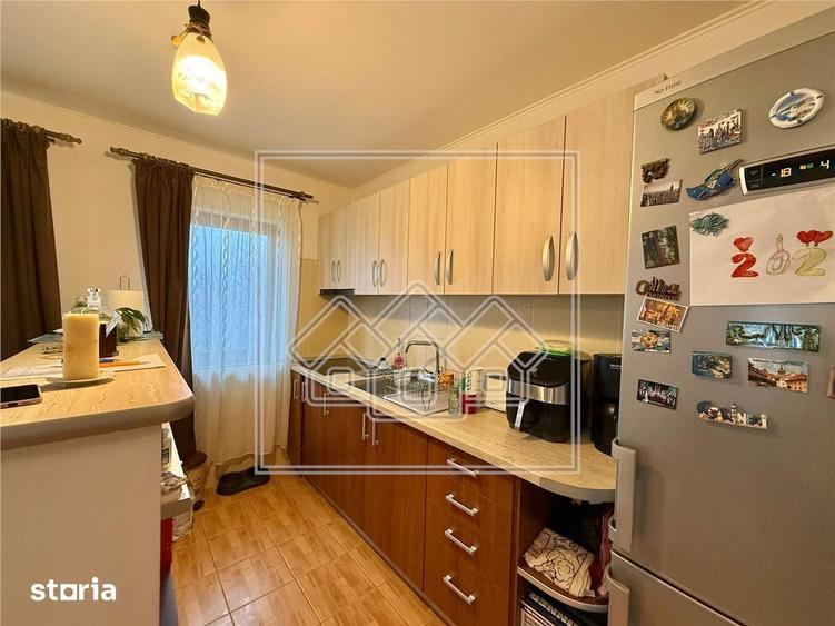 Casă cu 4 camere cu Teren 501 Mp în Sadu