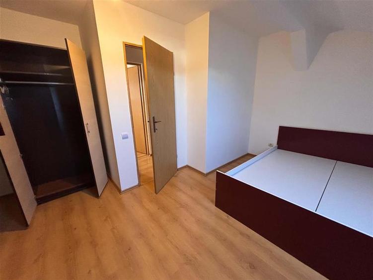 Apartament cu 3 camere semidecomandat în Gării