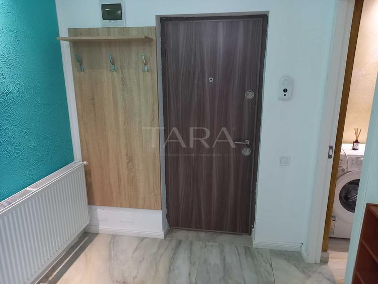 Apartament cu 2 camere semidecomandat, mobilat în Florești