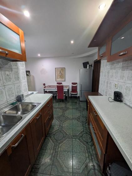 Apartament cu 2 camere decomandat în Precista