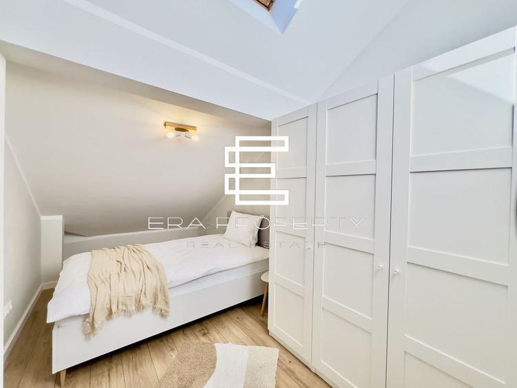 Apartament cu 4 camere decomandat în Cristian