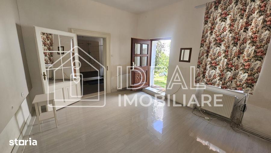 Casă cu 7 camere cu Teren 100 Mp în Ultracentral