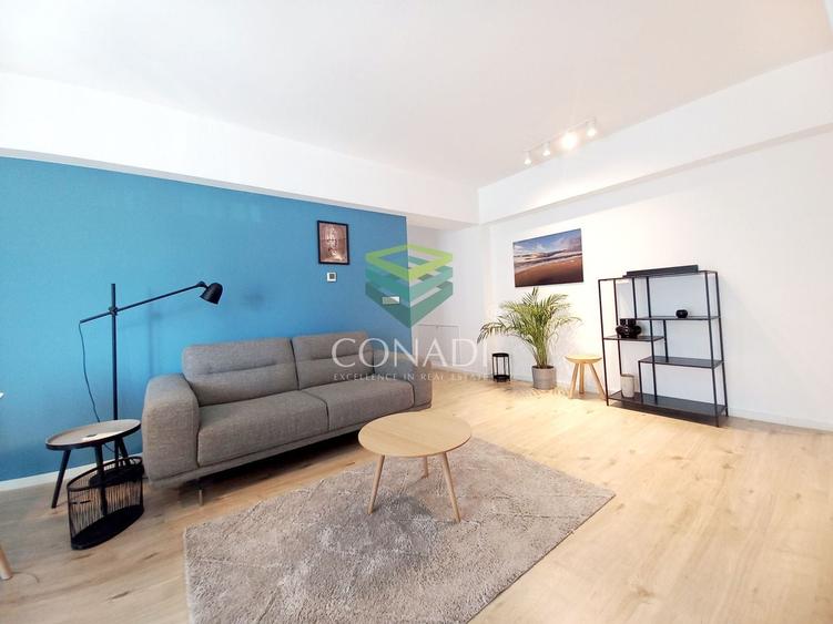 Apartament cu 3 camere semidecomandat în Aviației