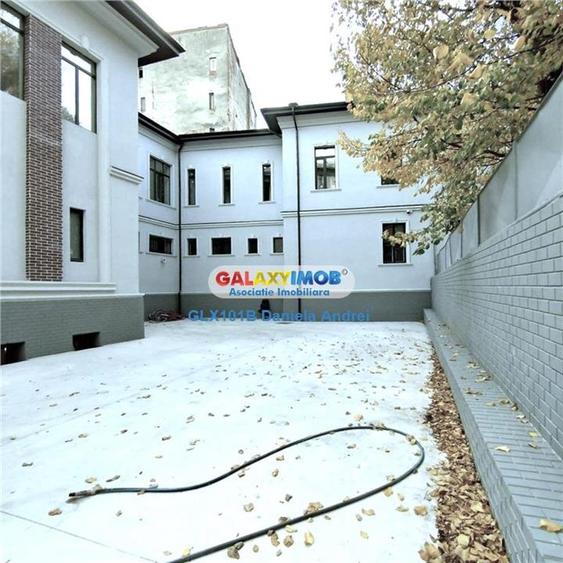 Casă cu 26 camere cu Teren 450 Mp în Calea Victoriei