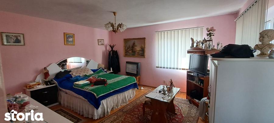 Casă cu Teren 731 Mp în Sud