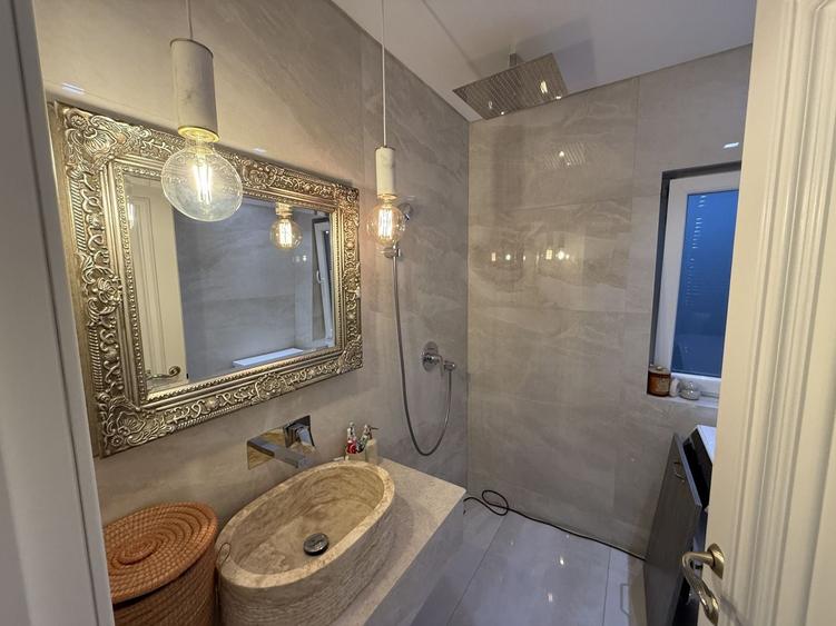Apartament cu 3 camere decomandat în Burdujeni