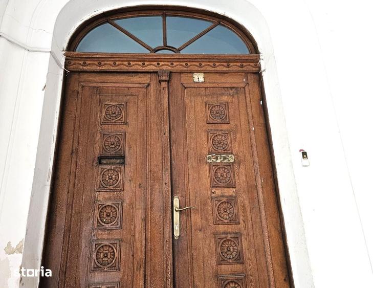 Casă cu 7 camere cu Teren 300 Mp în Eminescu