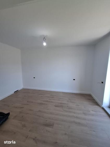 Casă cu 5 camere cu Teren 342 Mp în Central