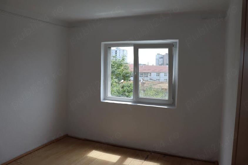 Apartament cu 3 camere semidecomandat în Dorobanți 1