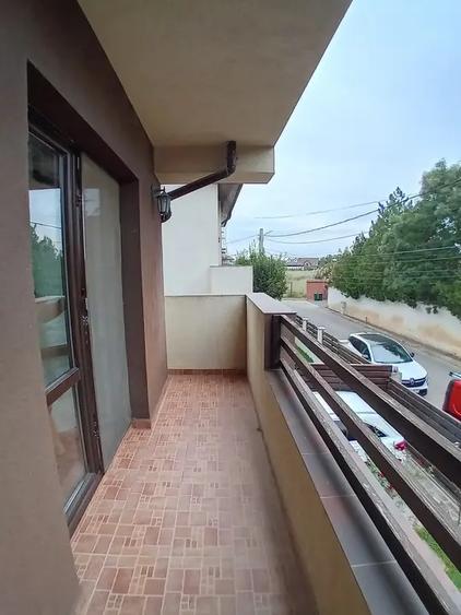Duplex cu 6 camere cu Canalizare în Mogoșoaia