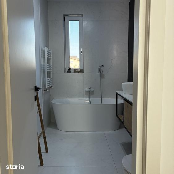 Casă cu 5 camere cu Teren 457 Mp în Corbeanca