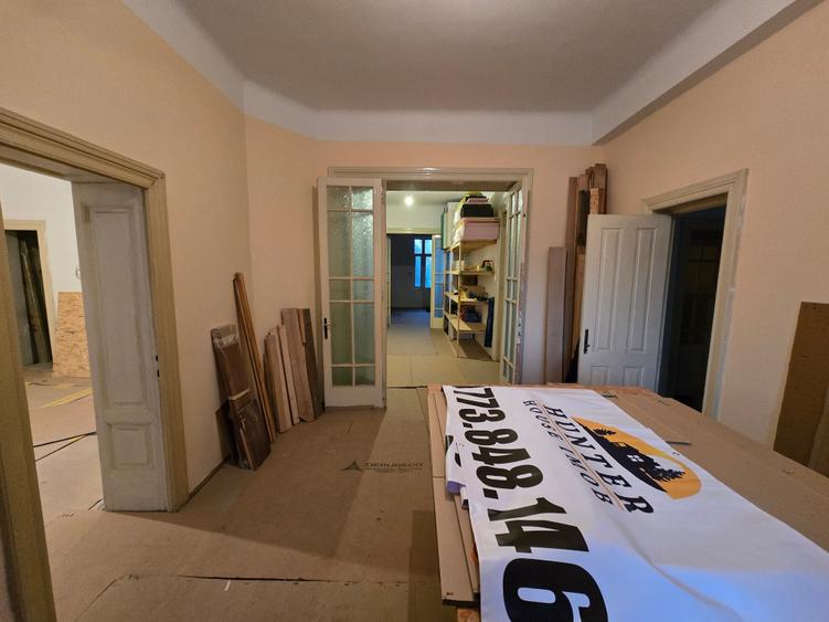 Apartament cu 4 camere semidecomandat în Armeneasca