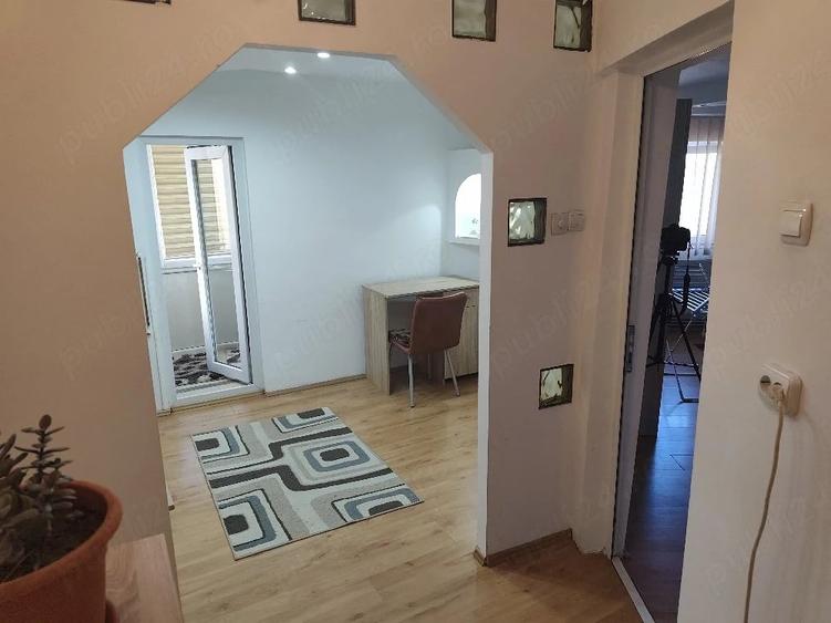 Garsonieră decomandată în Central
