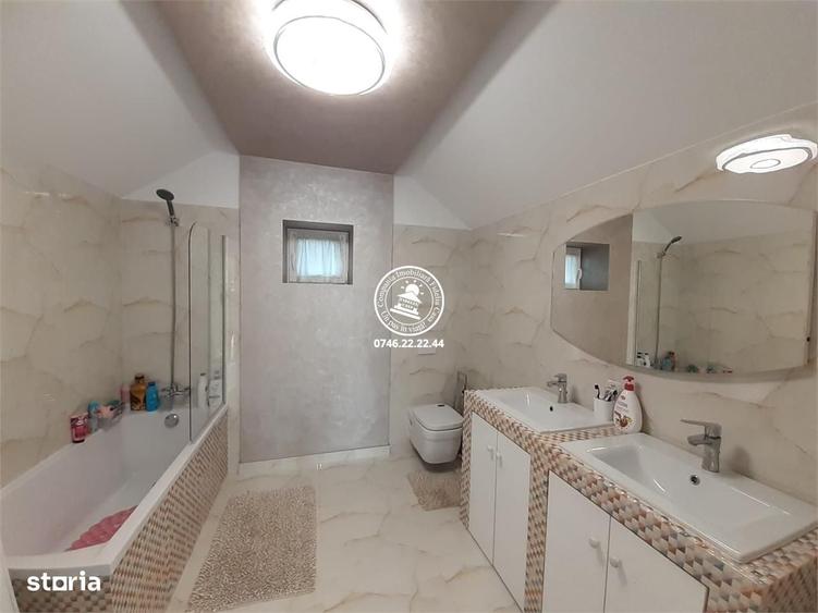 Casă cu 4 camere în Rediu
