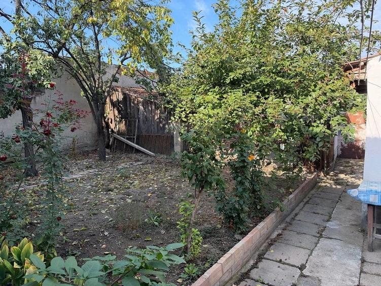 Casă cu Teren 241 Mp în Iosia