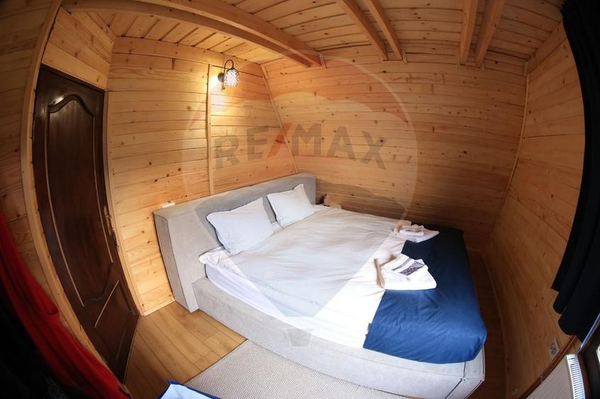 Hotel/Pensiune, de 110 mp, în Strâmtura
