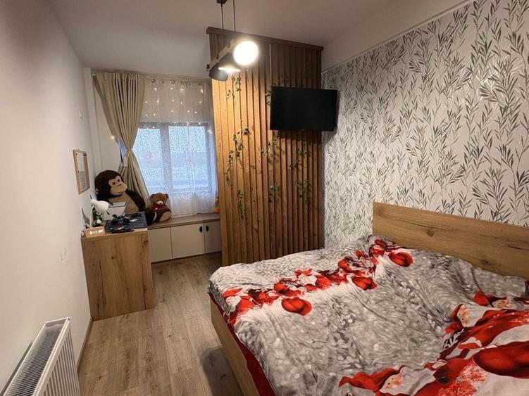 Apartament cu 3 camere decomandat în Preajba