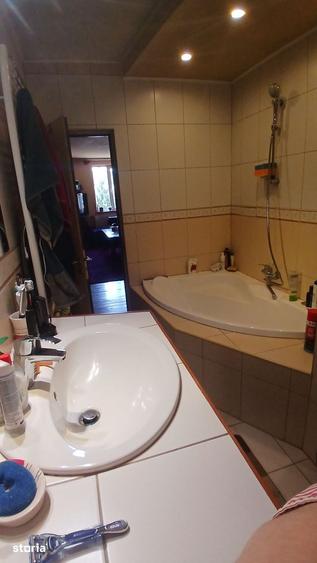 Casă cu 7 camere cu Teren 428 Mp în Șura Mare
