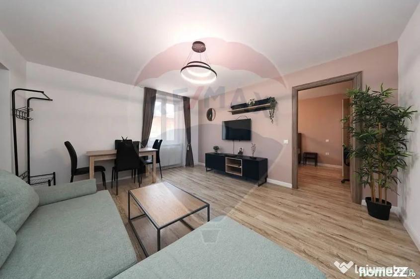 Apartament cu 2 camere semidecomandat în Schei