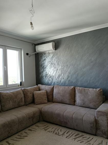 Apartament cu 3 camere decomandat în Olteni