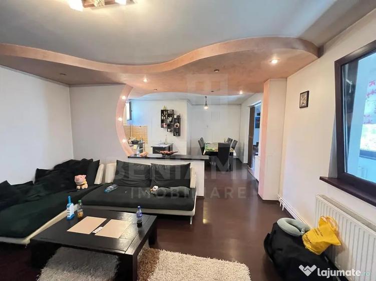 Casă cu 8 camere cu Teren 1100 Mp în Central