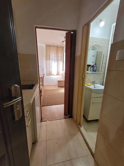 Proprietar, garsoniera de inchiriat - 1