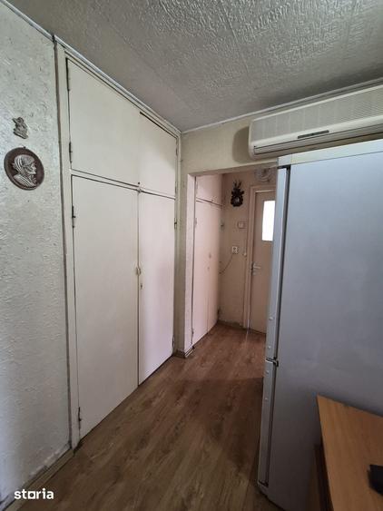Apartament cu 2 camere decomandat în Rovine