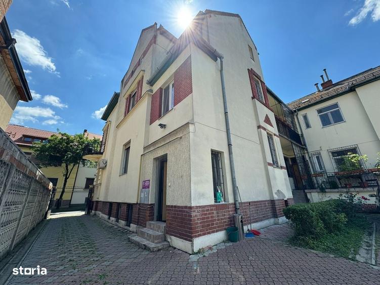Casă cu 4 camere în Ultracentral