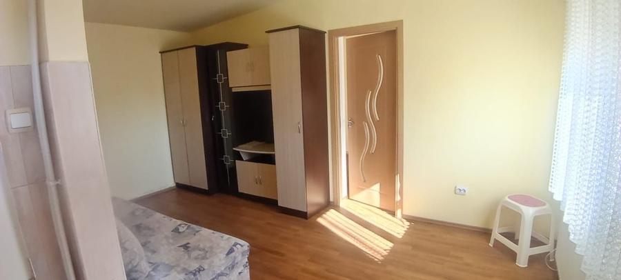 Apartament cu 3 camere semidecomandat în Micro 14