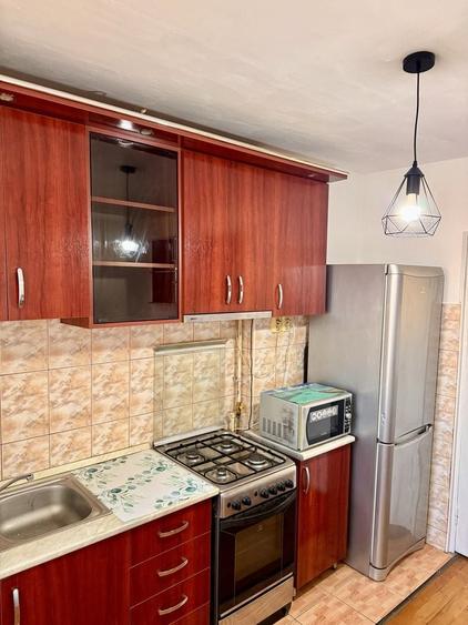 Inchiriez ap. 2 camere, et. 4/4, mobilat, utilat, zona centrala - 7