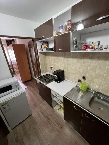 Garsonieră decomandată în UTA