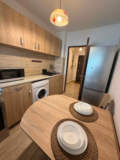 Apartament cu 2 camere semidecomandat, mobilat în Dristor