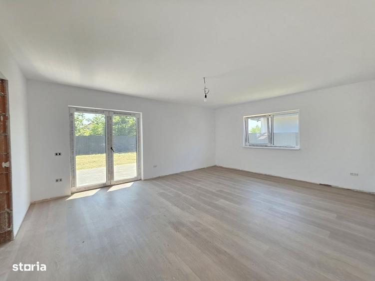 Casă cu 4 camere decomandat în Central