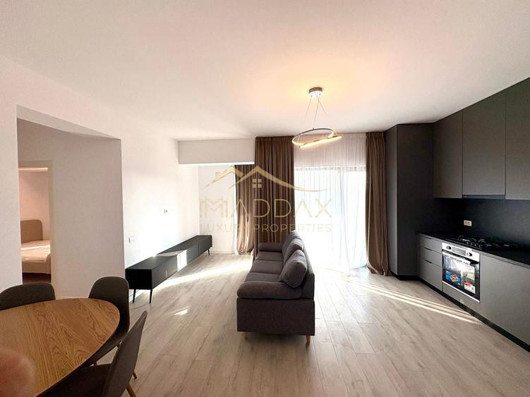 Apartament cu 3 camere semidecomandat, mobilat în Băneasa