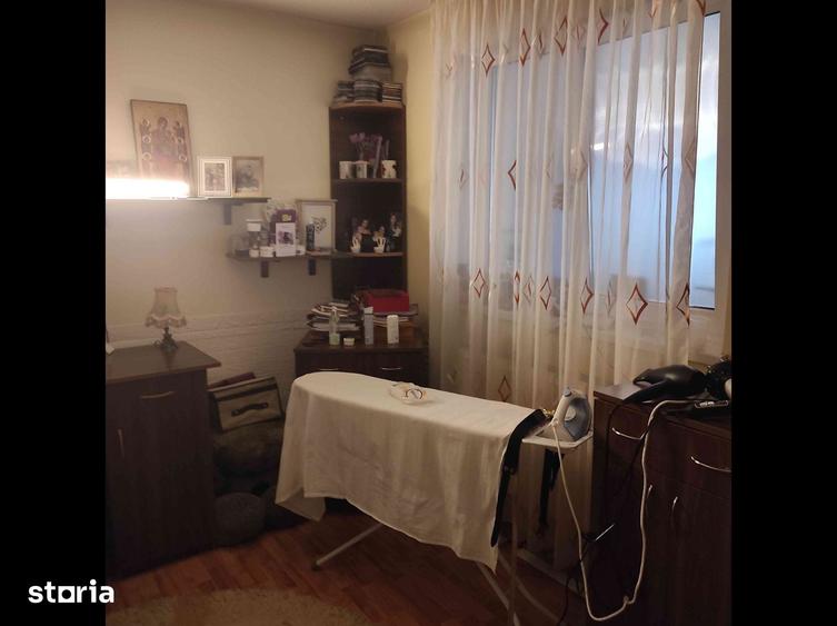 Casă cu 3 camere cu Teren 180 Mp în Calea București