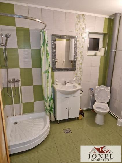 Casă individuală cu 5 camere cu Teren 1078 Mp în Strungari