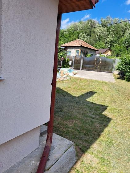 Casă cu 4 camere în Valea Popii