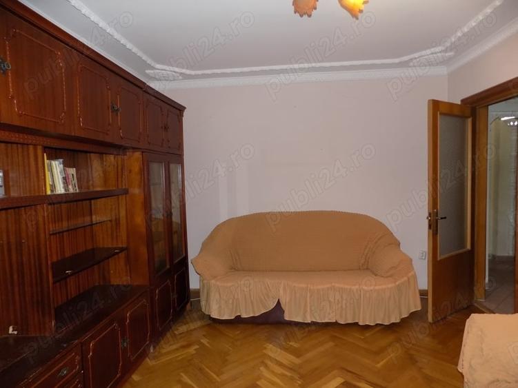 Apartament cu 3 camere decomandat în Obor