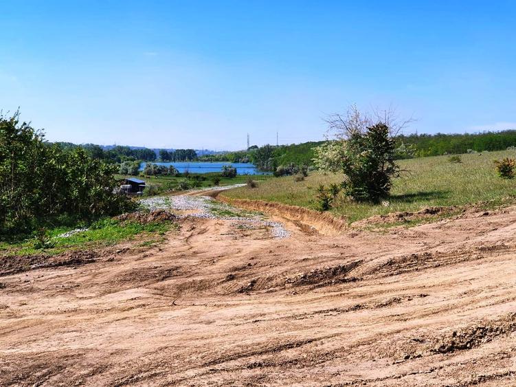 Teren Construcții extravilan de 873 mp, în Vânători