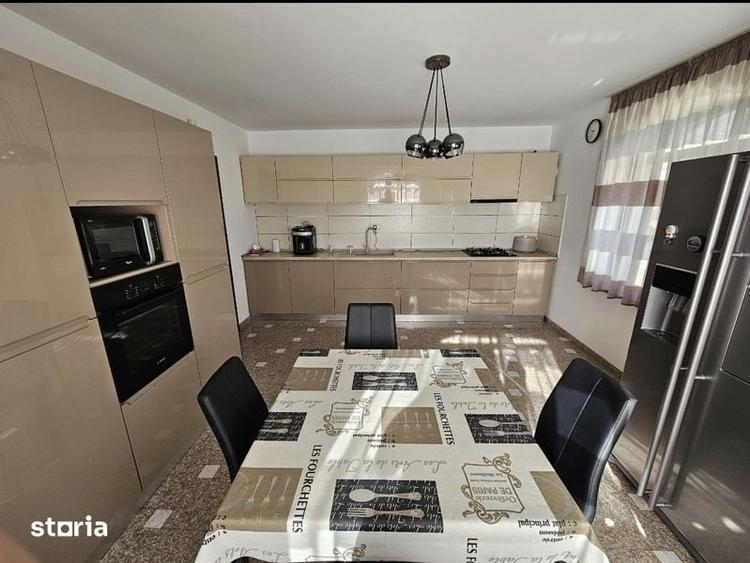 Casă cu 4 camere cu Teren 235 Mp în Central