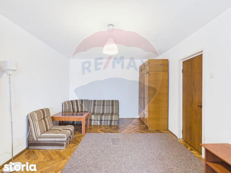 Apartament cu 3 camere, mobilat în Central