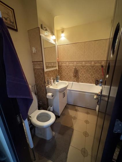 Apartament cu 2 camere decomandat, mobilat în Malu Roșu