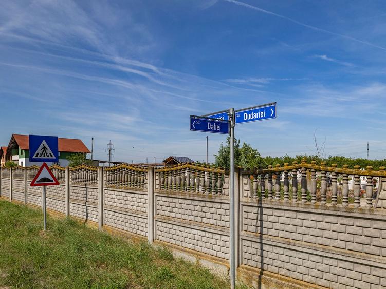 Teren Construcții intravilan de 1448 mp, în Cerneteaz