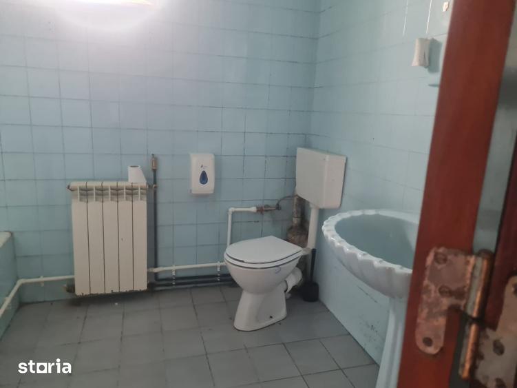 Spațiu comercial, de 110 mp, în Tractorul