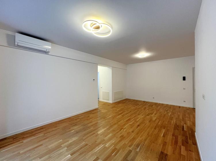Apartament cu 4 camere semidecomandat în Cișmigiu