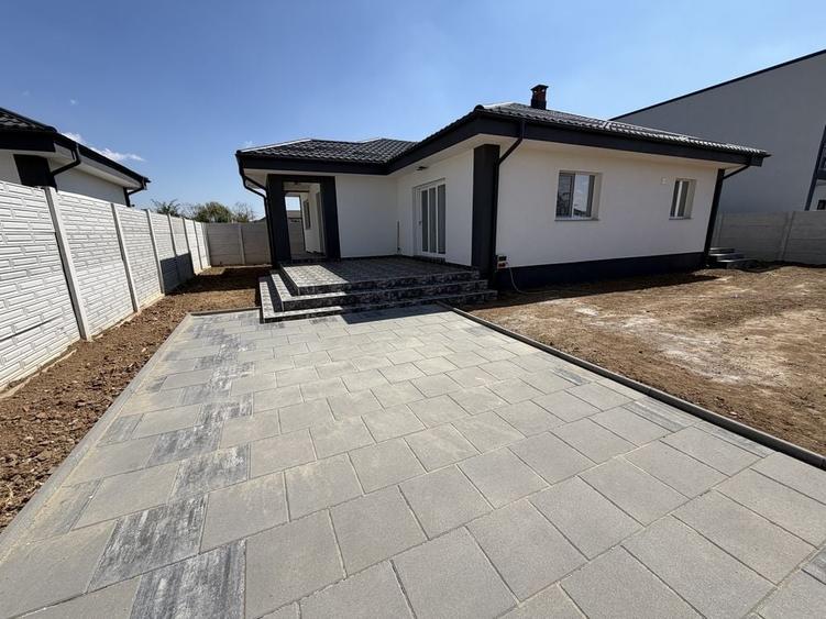 Casă cu 4 camere cu Teren 400 Mp în Central