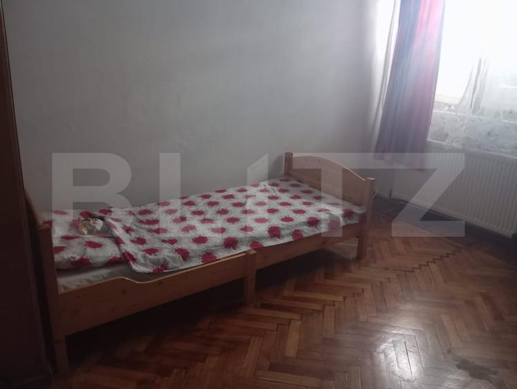 Apartament cu 4 camere decomandat, mobilat în Sud
