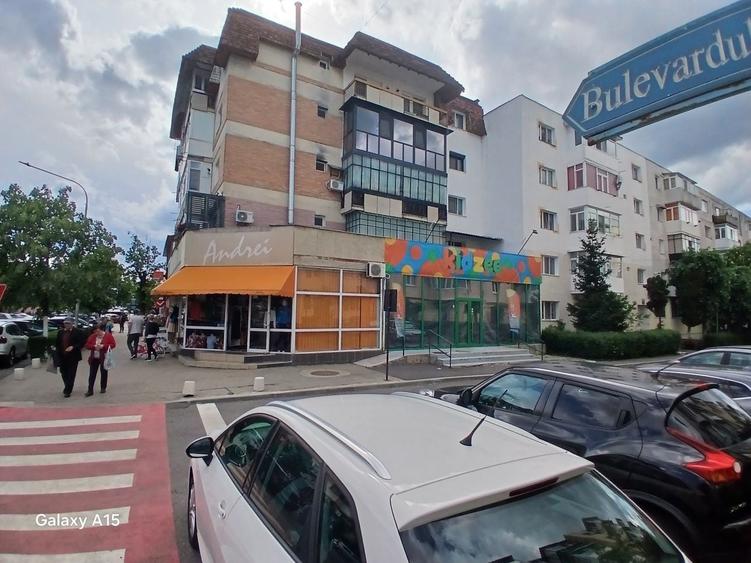 Inchiriere / Vanzare Spatiu comercial 150 m2 total 115 m2 utili central vitrina 10 m trifazic gaz , acces aprovizionare rampa spate - 1
