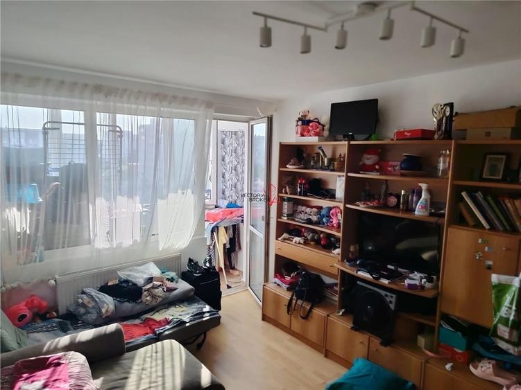 Apartament cu 2 camere semidecomandat în Iancului
